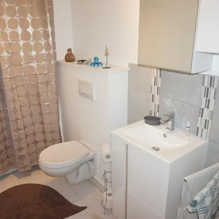 Merville-franceville-plage, 2 Pieces, 4 Personnes - Fr-1-465-32 Apartment